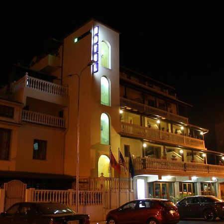 Hotel Martini Vlore Luaran gambar