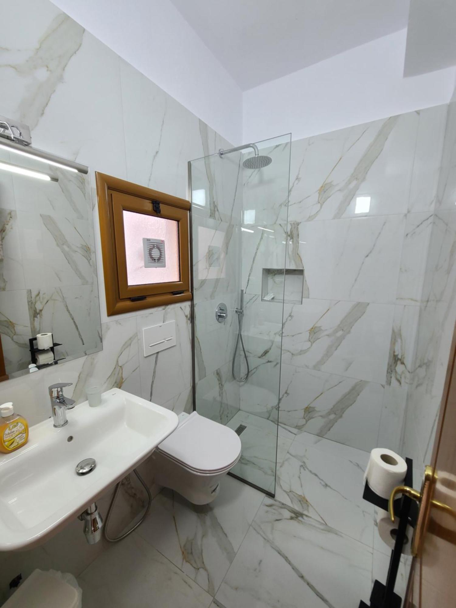 Hotel Martini Vlore Bilik gambar