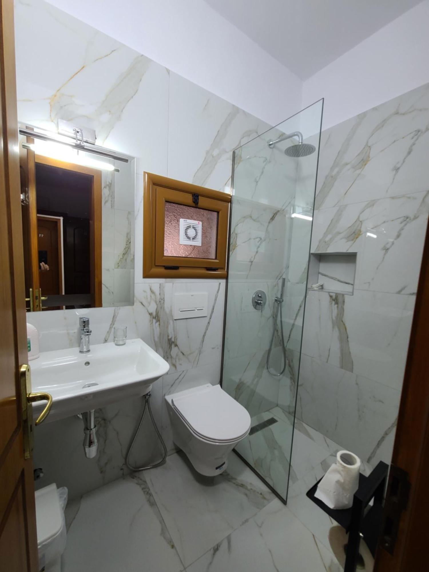 Hotel Martini Vlore Luaran gambar
